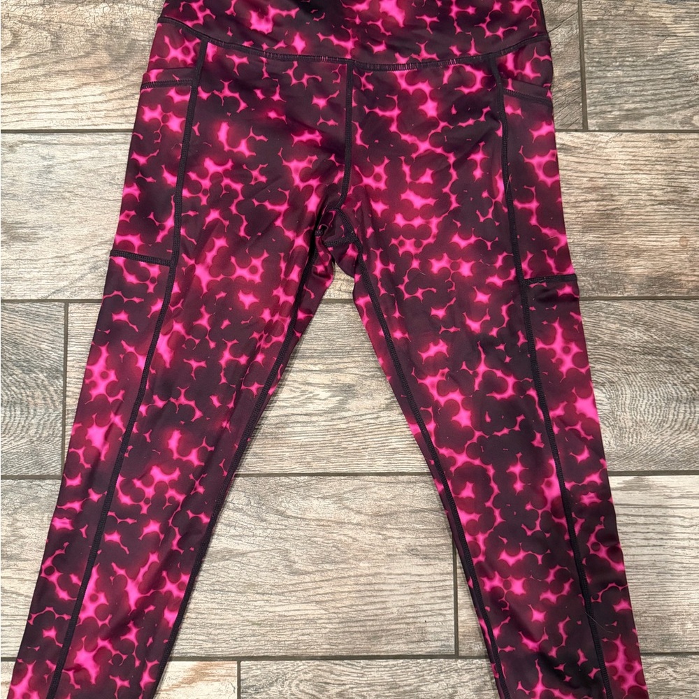 Constant Varied Gear- Supernova Pink cropped leggings, size small